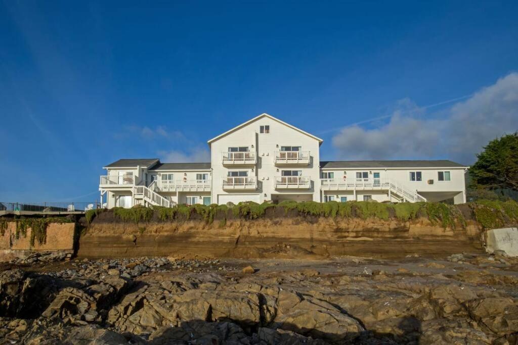 Newly Remodeled Oceanfront Mini Suite At The Black Sands Inn Shelter Cove 외부 사진